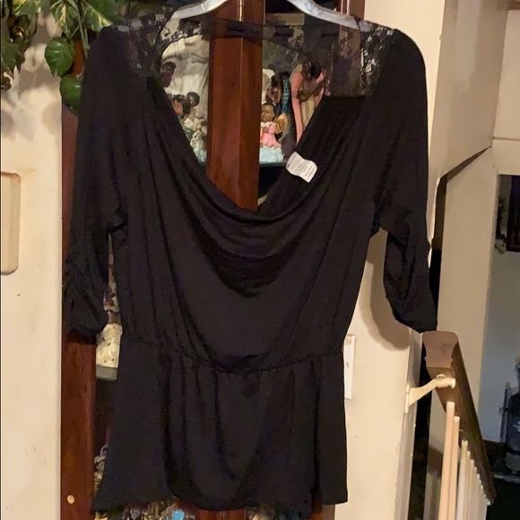 Sz 3xl top by 121 Boulevard has open back - Picture 4 of 8